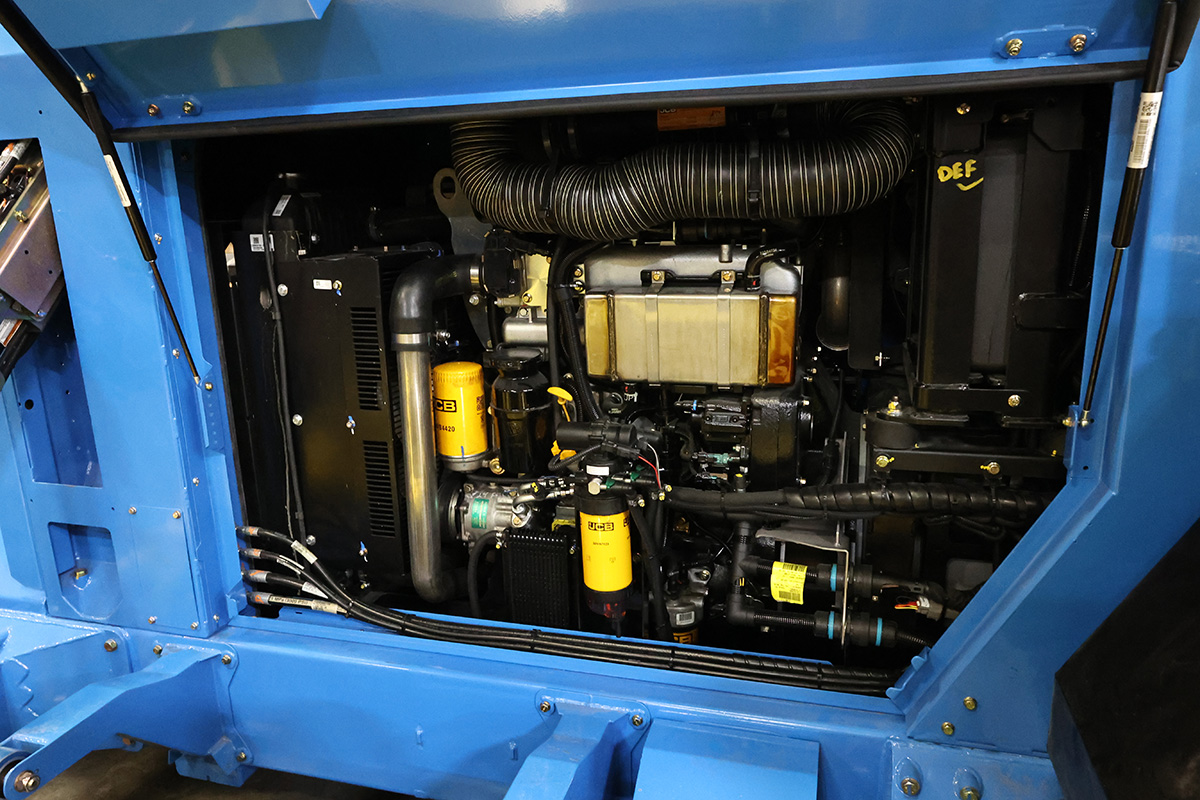 JCB engine in M220-AV mower
