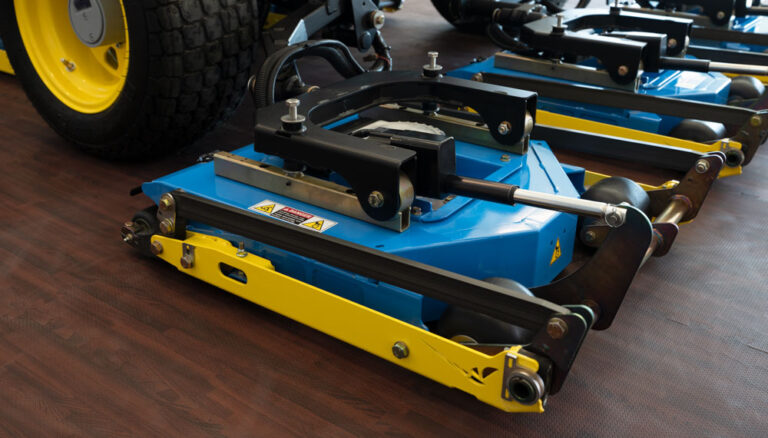 close-up of AMP-X100 cutting deck