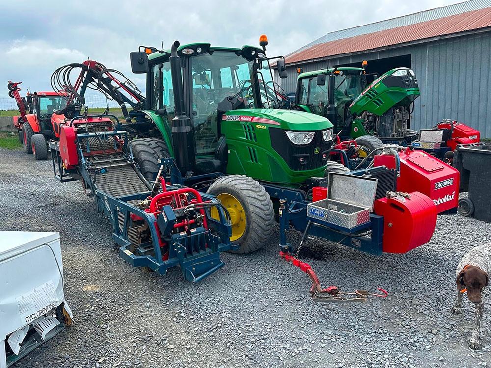 2022 RoboMax JD turf harvester